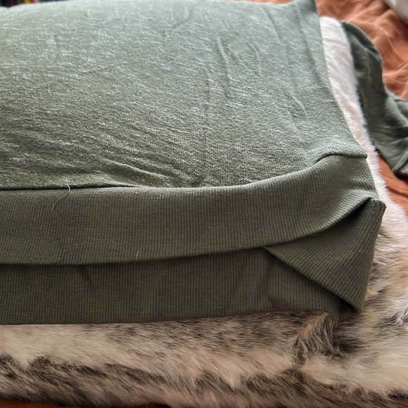 Small, Green Tunic Knit Top - Picture 4 of 7